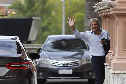 Superávit nacional, ajuste en el interior: las provincias reciben menos recursos y cae la inversión en infraestructura