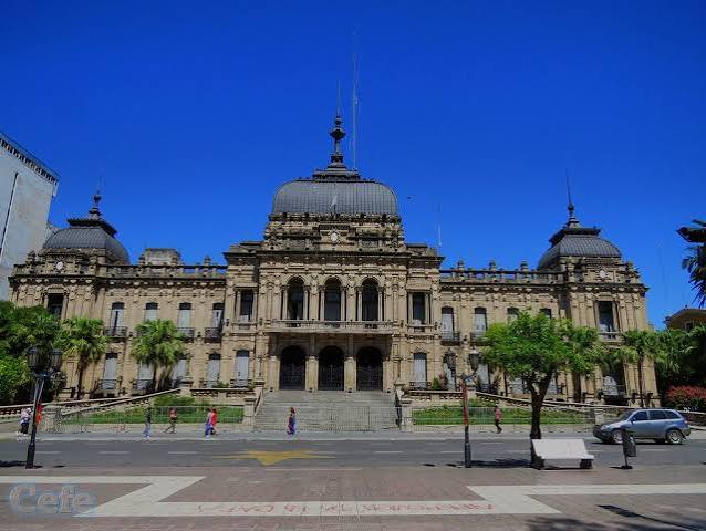 Menos fondos nacionales, más recaudación propia: Tucumán logró amortiguar el ajuste