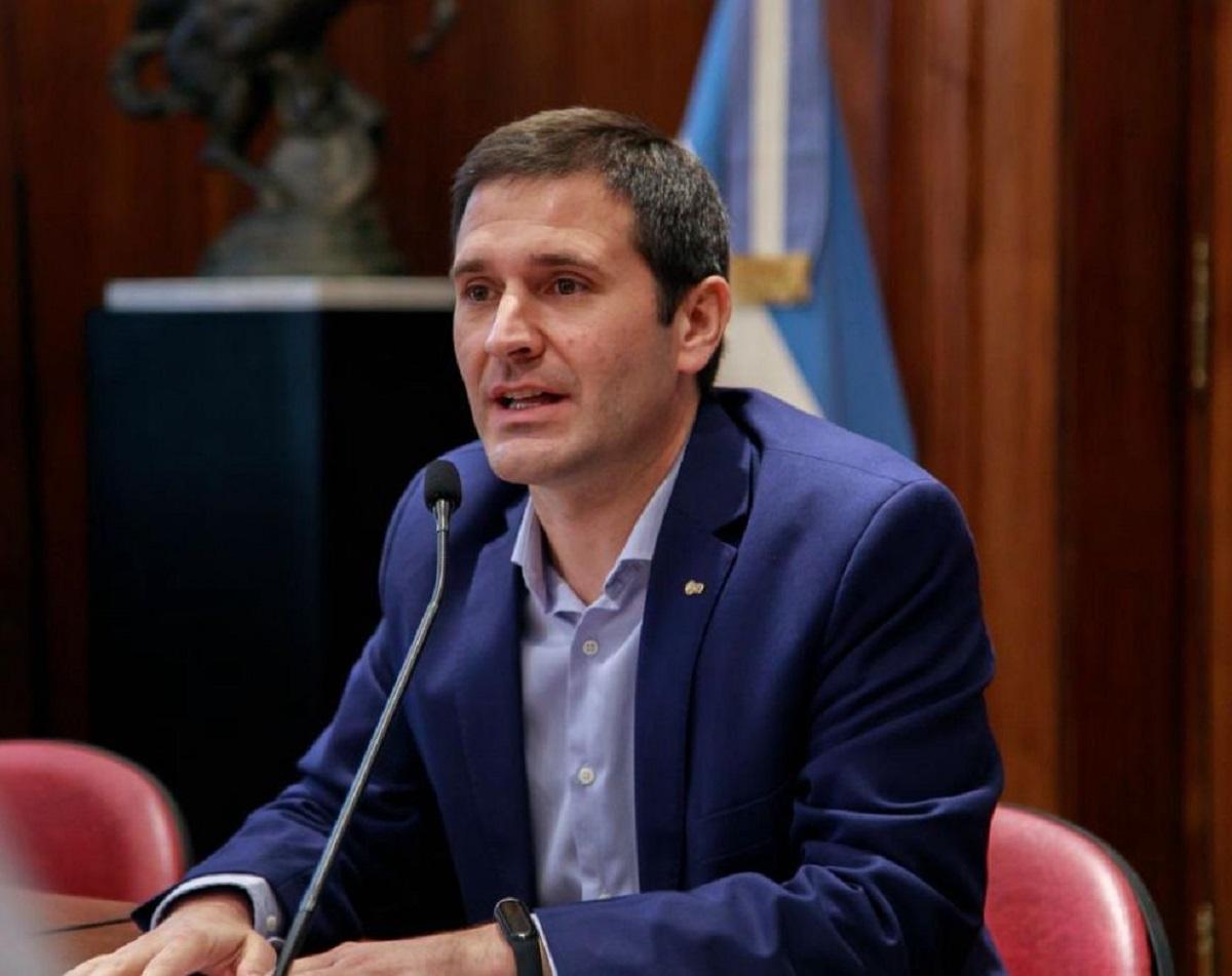 Pelli podría enfrentar una causa penal por su domicilio y crecen las sospechas sobre el uso del Renaper por parte de La Libertad Avanza