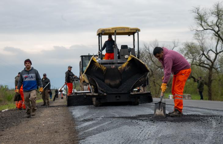 Ruta 323: la repavimentación de 7 kilómetros llegó al 80% de avance