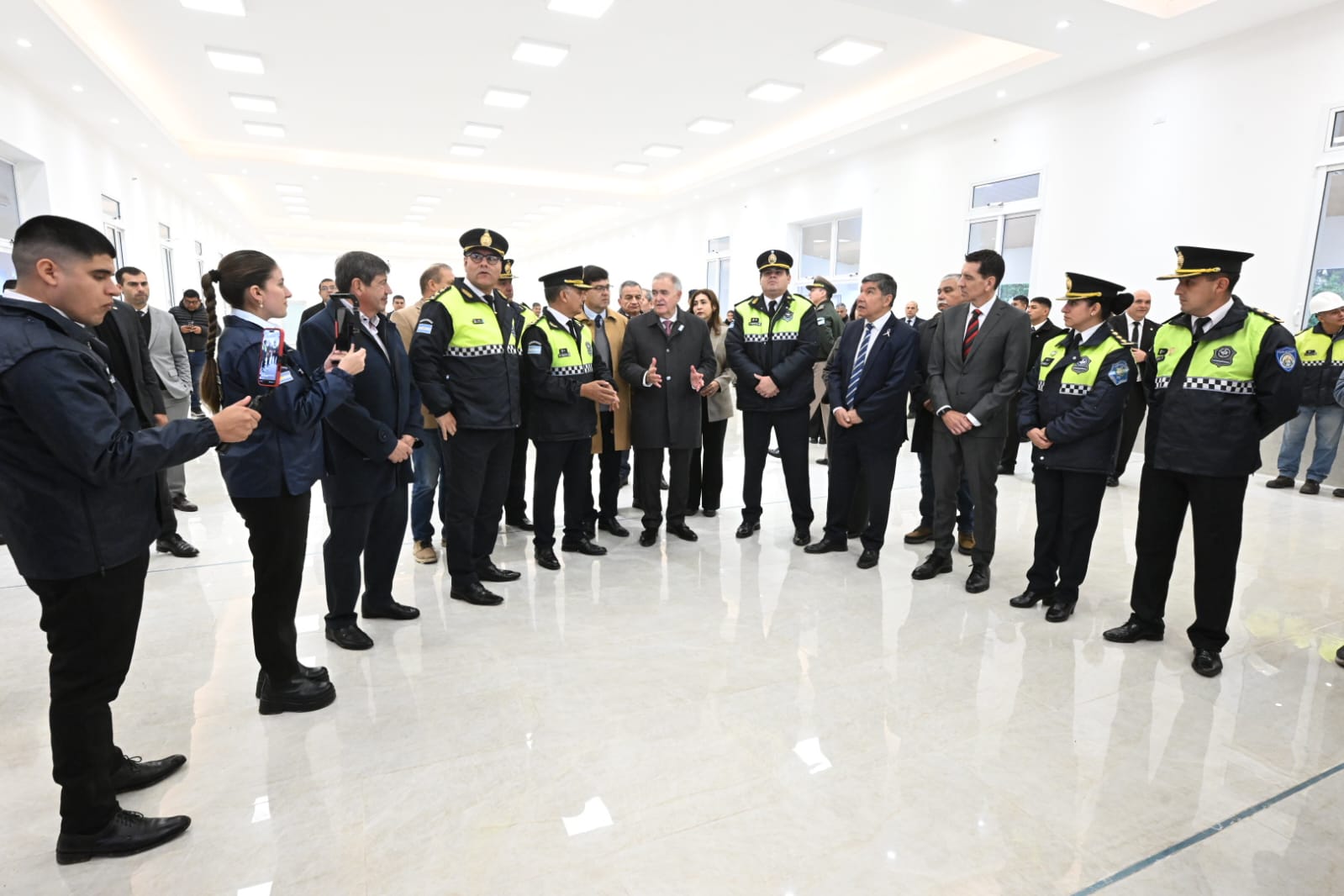 "Vamos avanzando y equipando”: Jaldo destacó los cambios en la Policía de Tucumán que marcan "un antes y un despues"