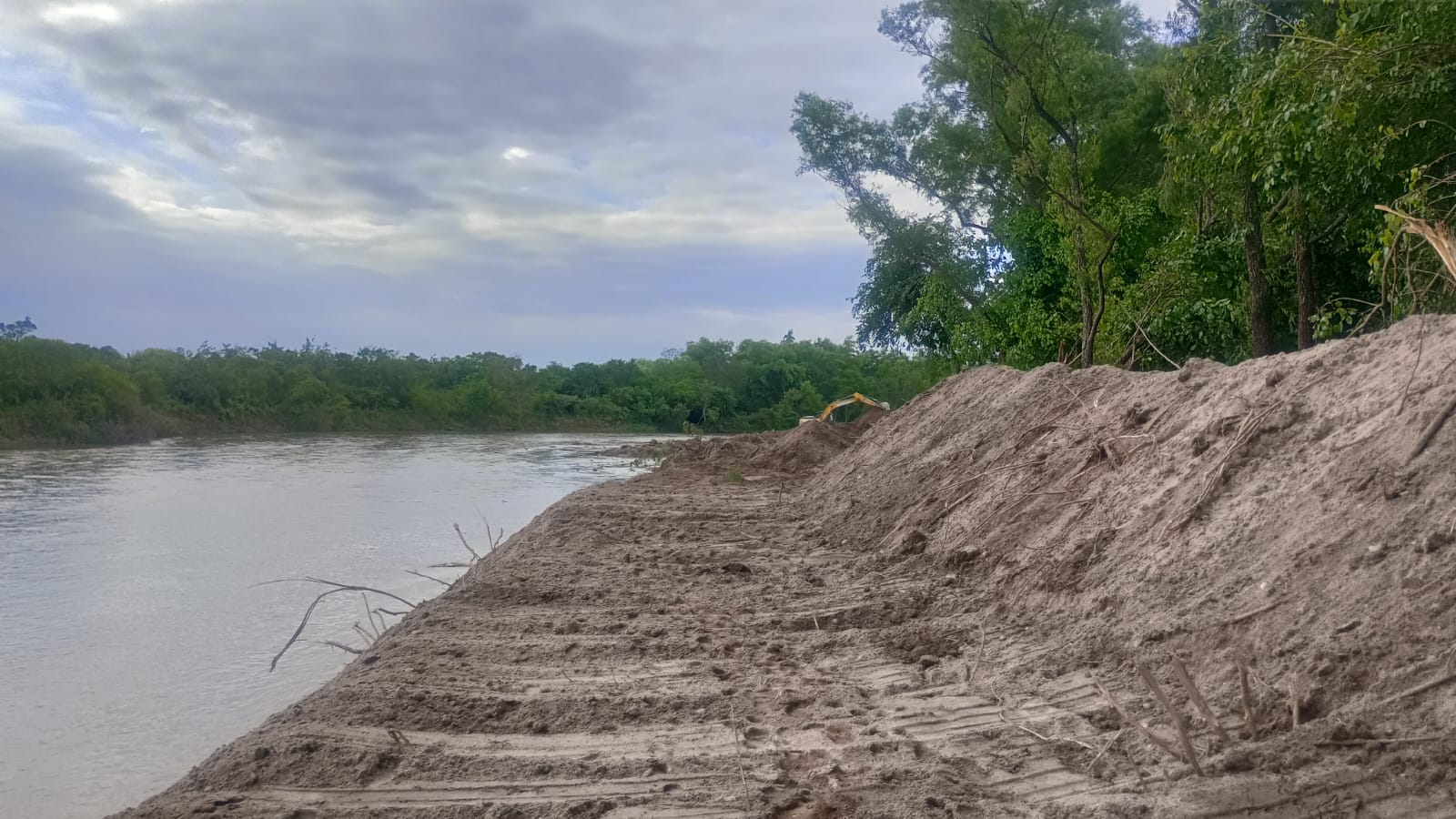 Obras hídricas en Graneros: amplían el cauce del río Marapa para prevenir desbordes