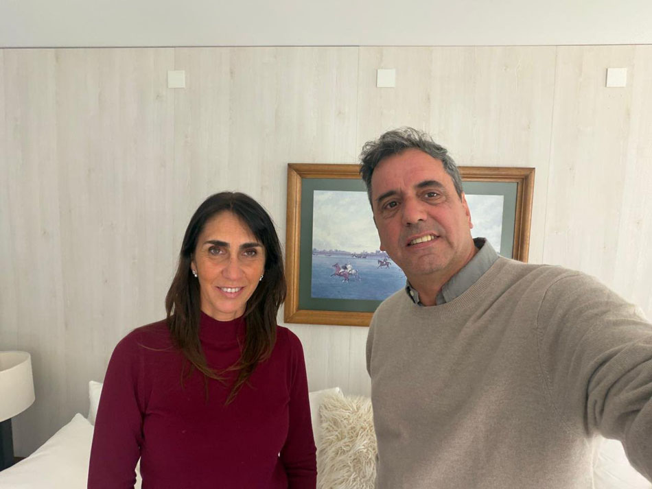 Karina movió primero: bendijo a Molinuevo y dejó a Catalán corriendo de atrás
