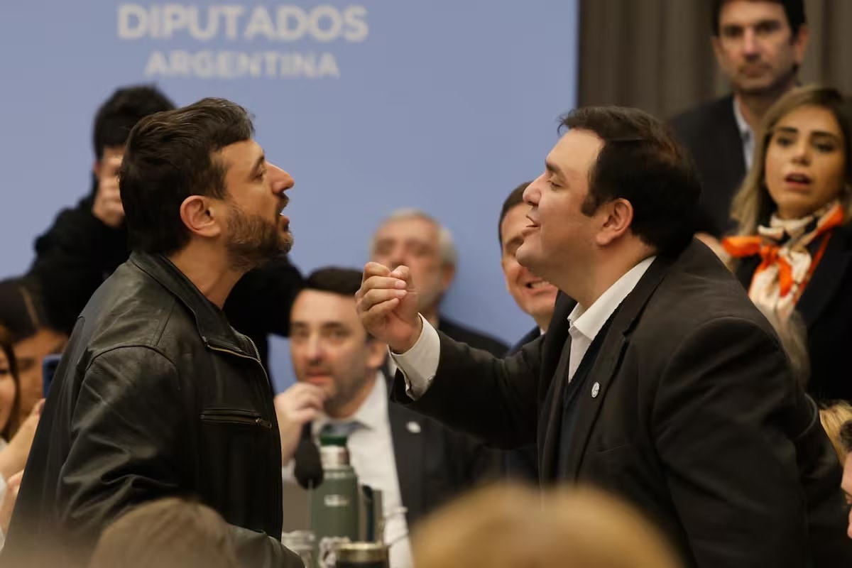 La vara libertaria: expulsión para Grabois, pero silencio ante los insultos de Huesen y los "palazos" contra la Legislatura